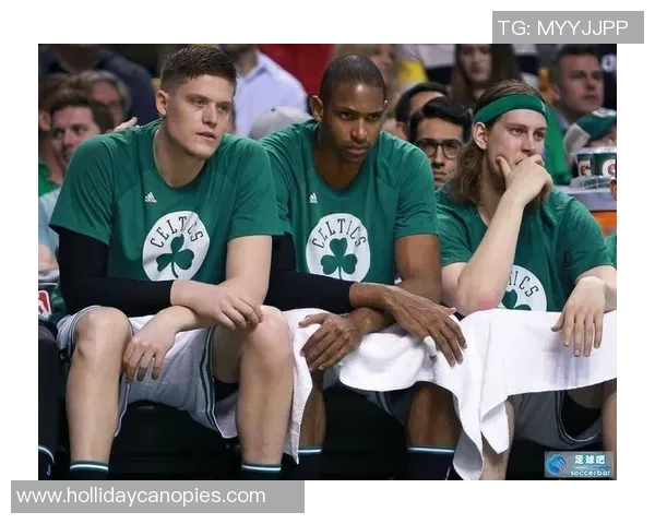 足球与篮球明星的正装风采大比拼谁更具魅力与风格 足球与篮球明星的正装风采大比拼谁更具魅力与风格