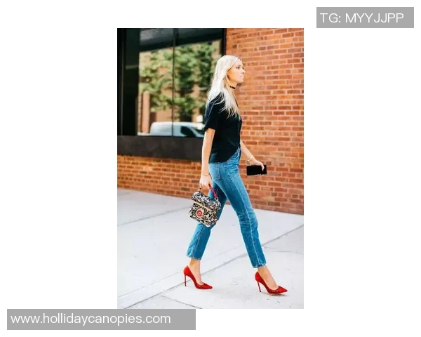 足球明星时尚休闲皮鞋精选图片展示与搭配灵感分享 足球明星时尚休闲皮鞋精选图片展示与搭配灵感分享