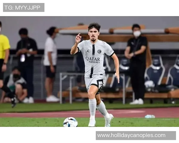 足球明星的荣耀与奋斗:他们如何改变了这项运动的未来 足球明星的荣耀与奋斗:他们如何改变了这项运动的未来